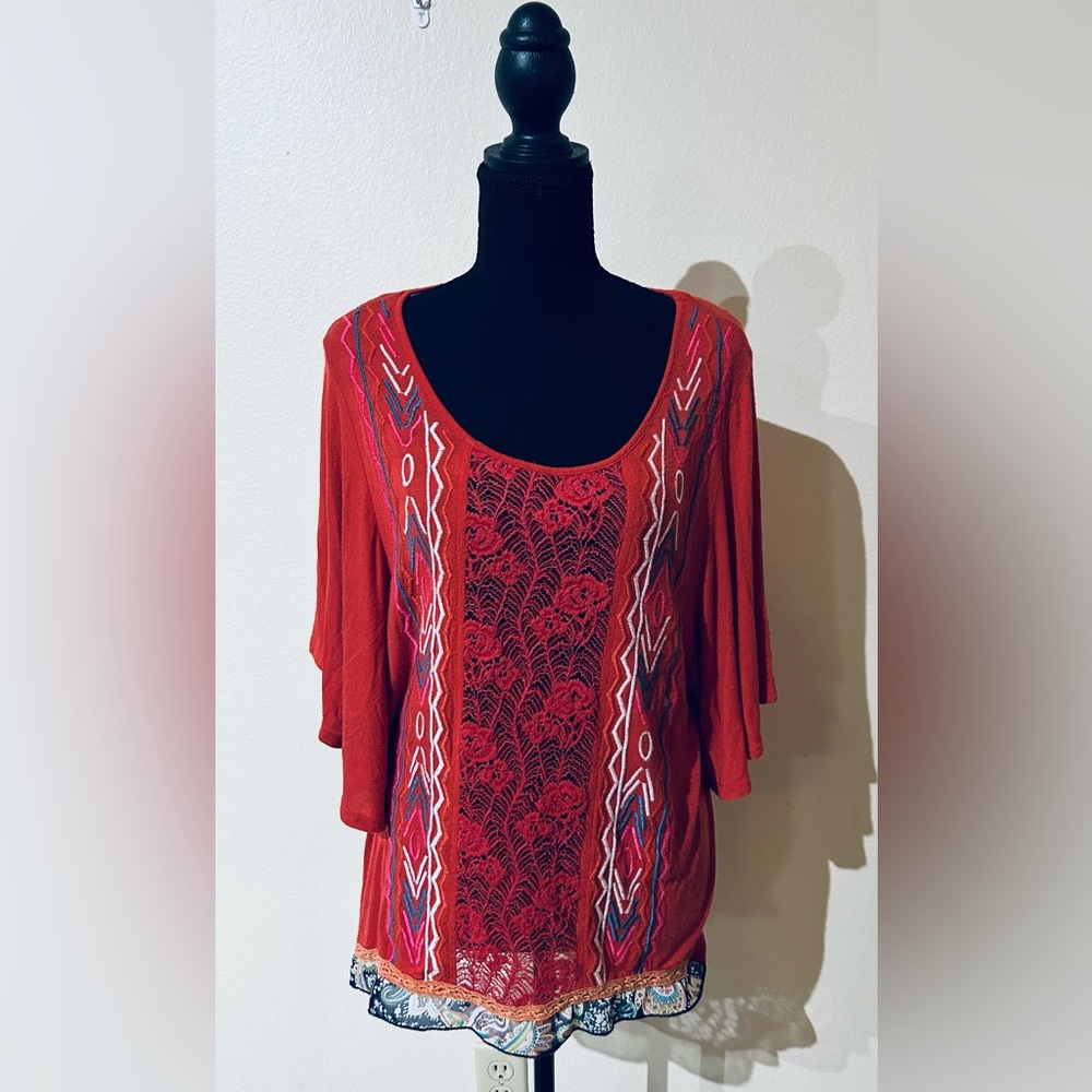 GIMMICKS BY BKE ORANGE EMBROIDERED FLUTTER SLEEVE TOP